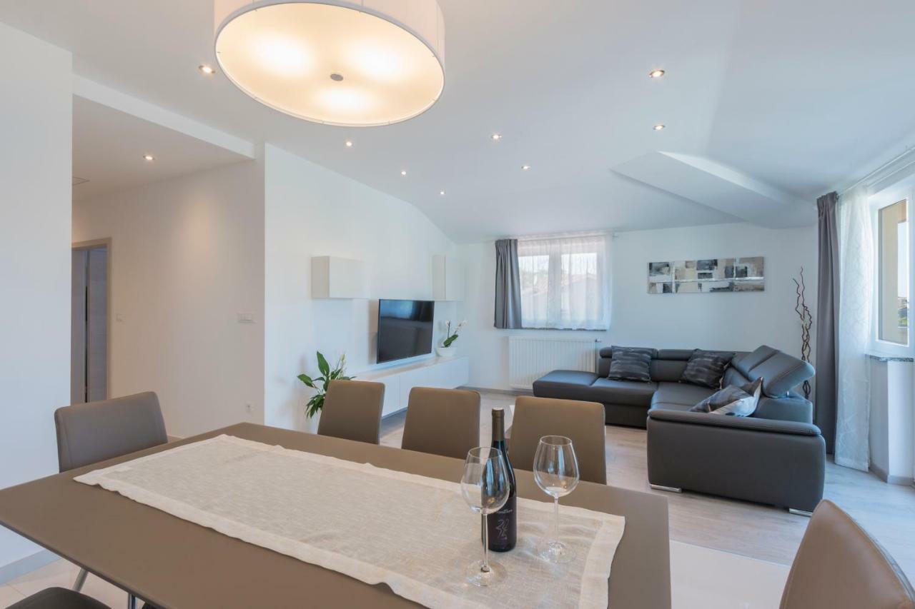 Apartments Igor Медулин Екстериор снимка