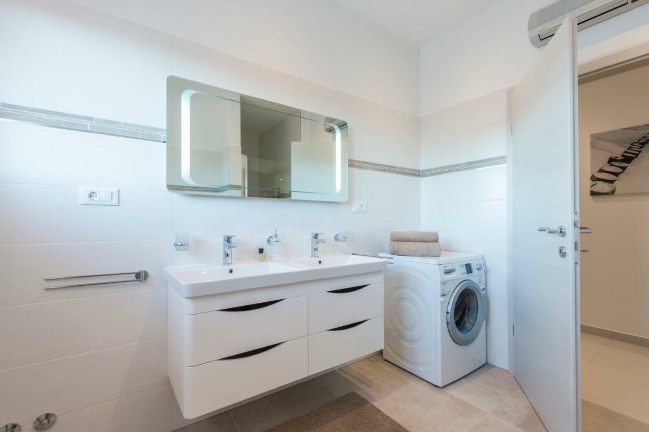 Apartments Igor Медулин Екстериор снимка
