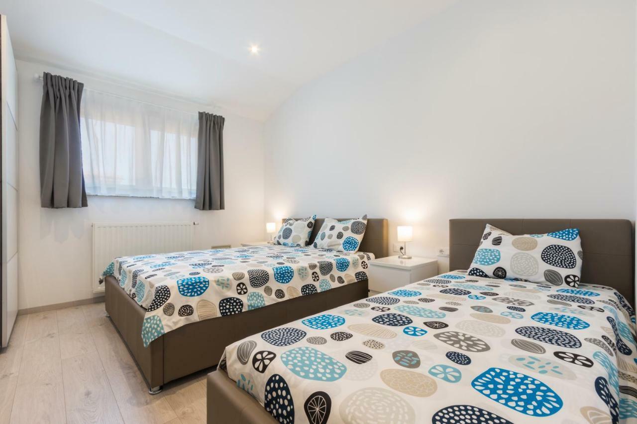 Apartments Igor Медулин Екстериор снимка